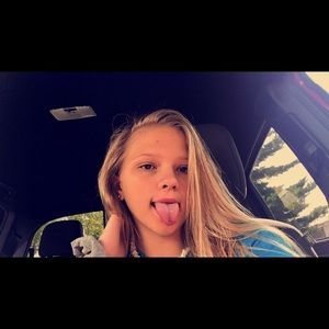 Meet your Posher, Chloe